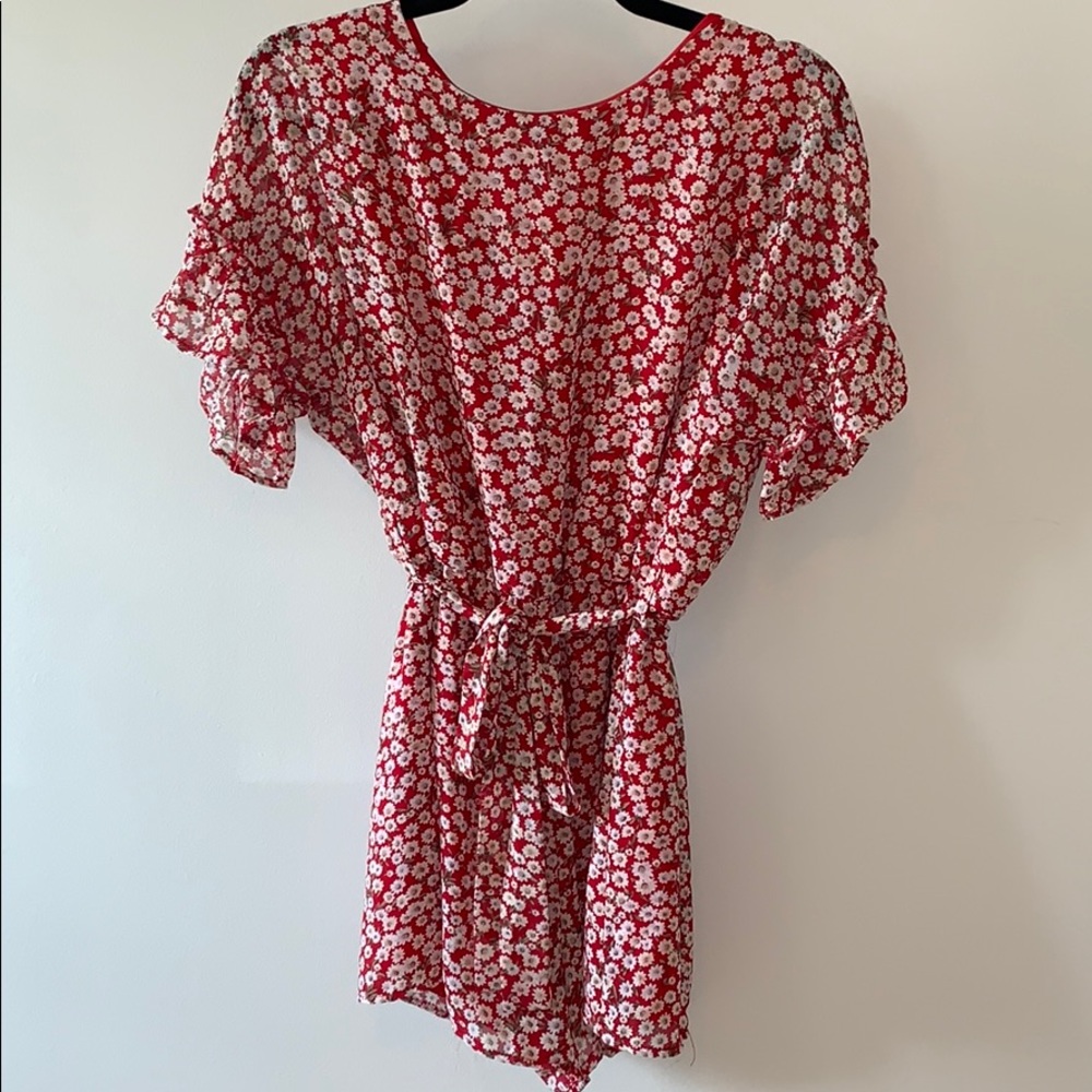 Red floral romper. Great condition! Size M.
